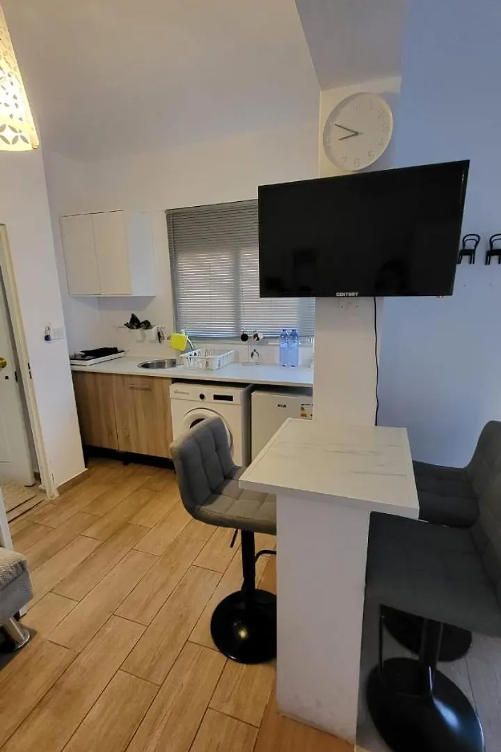 Studio E Larnaca City Center Apartment